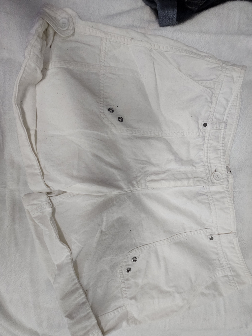Jones New York Women's White Rolled Hem Shorts
